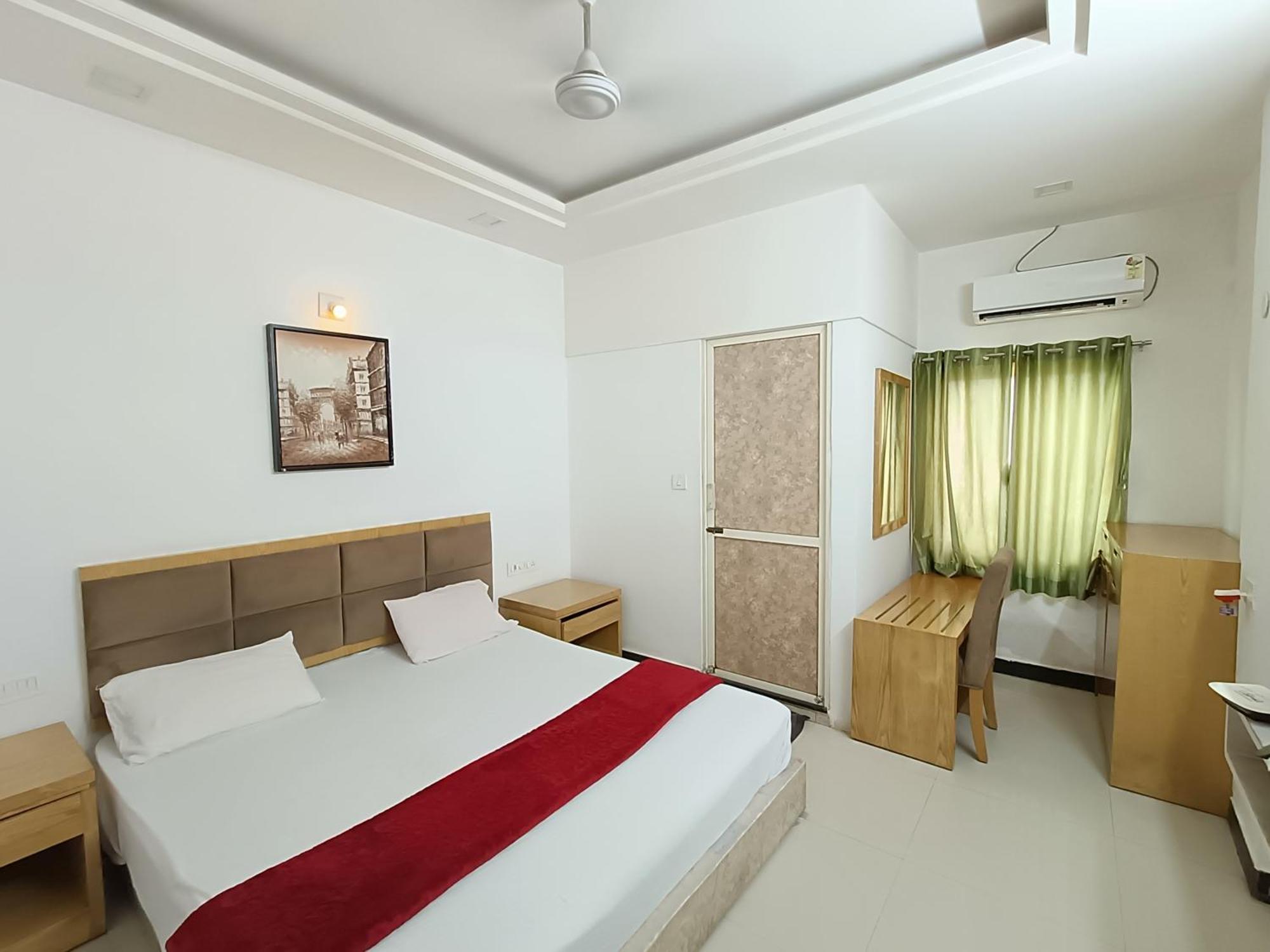 Stay Guru Usha Residency Bhuj Exterior photo