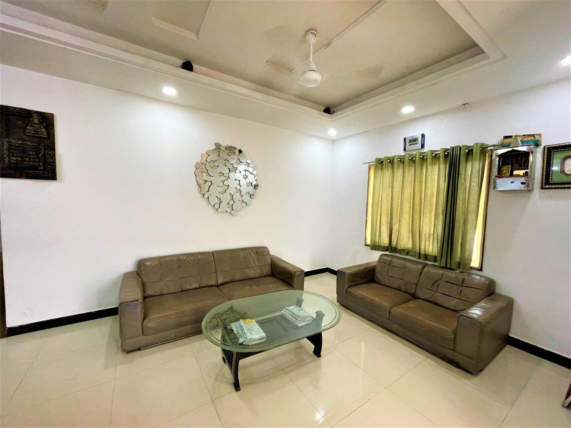Stay Guru Usha Residency Bhuj Exterior photo