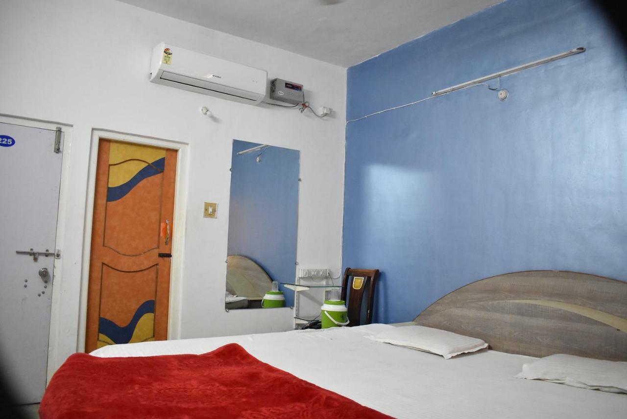 Stay Guru Usha Residency Bhuj Exterior photo