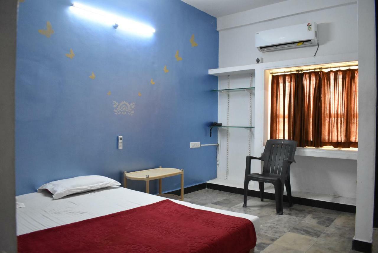 Stay Guru Usha Residency Bhuj Exterior photo